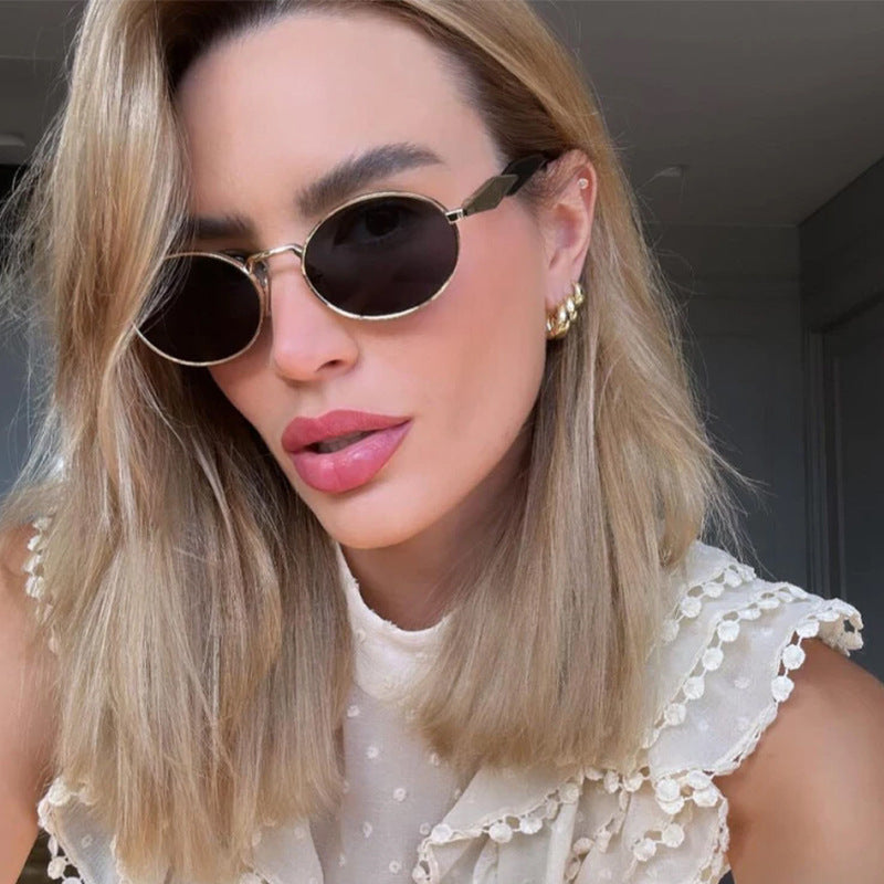 Damen Designer-Sonnenbrille mit hochwertigem runden Rahmen und schützendem UV-Filter Brehn