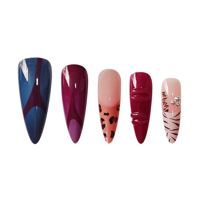Künstlerisches Stiletto Press-On Nagelkunstset mit einzigartigen Mustern Brehn