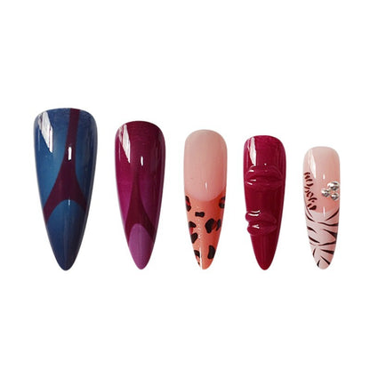 Künstlerisches Stiletto Press-On Nagelkunstset mit einzigartigen Mustern Brehn