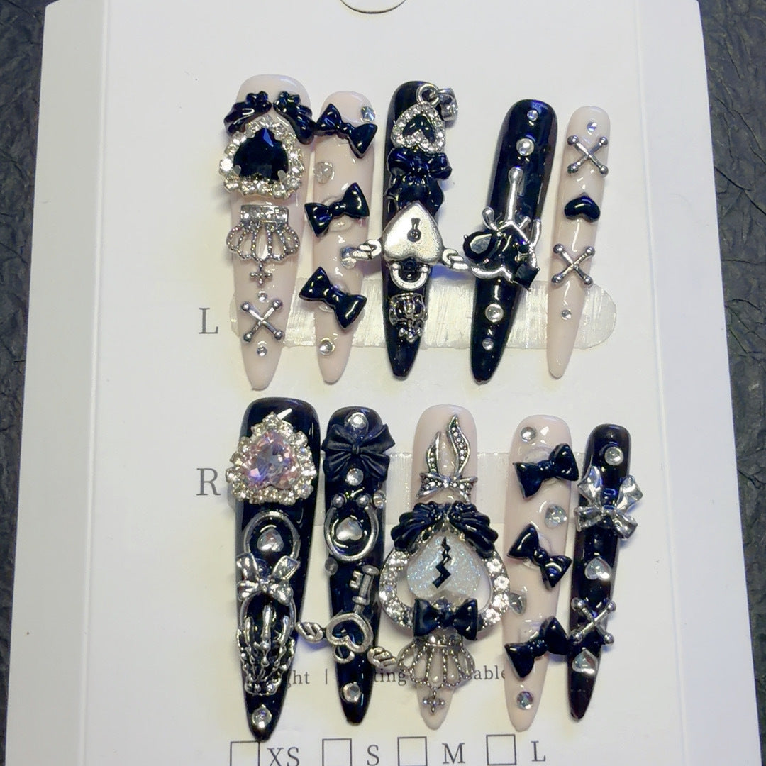 Gothic-inspirierte dekorative Press-On-Nagel-Set