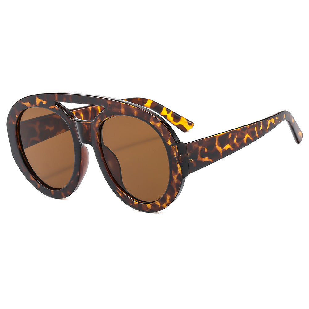 Damen Modische Sonnenbrille im futuristischen Oversized-Design Brehn