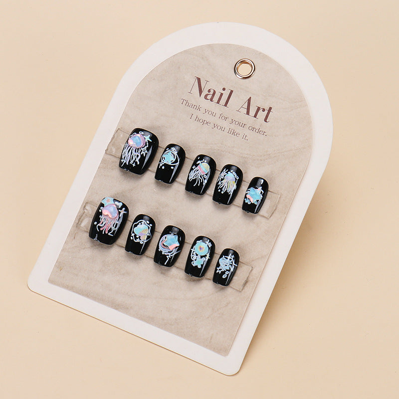 Thematische Nagelkunst Press-On Nägel mit süßen Charakter- und Schleifendesigns Brehn
