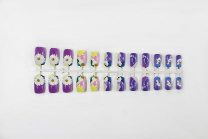 Kunstnagelset mit bunten floralen Designs Brehn