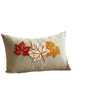 Gestickter herbstlicher Ahorn-Lendenkissenbezug mit strukturiertem Chenille-Blattapplikation