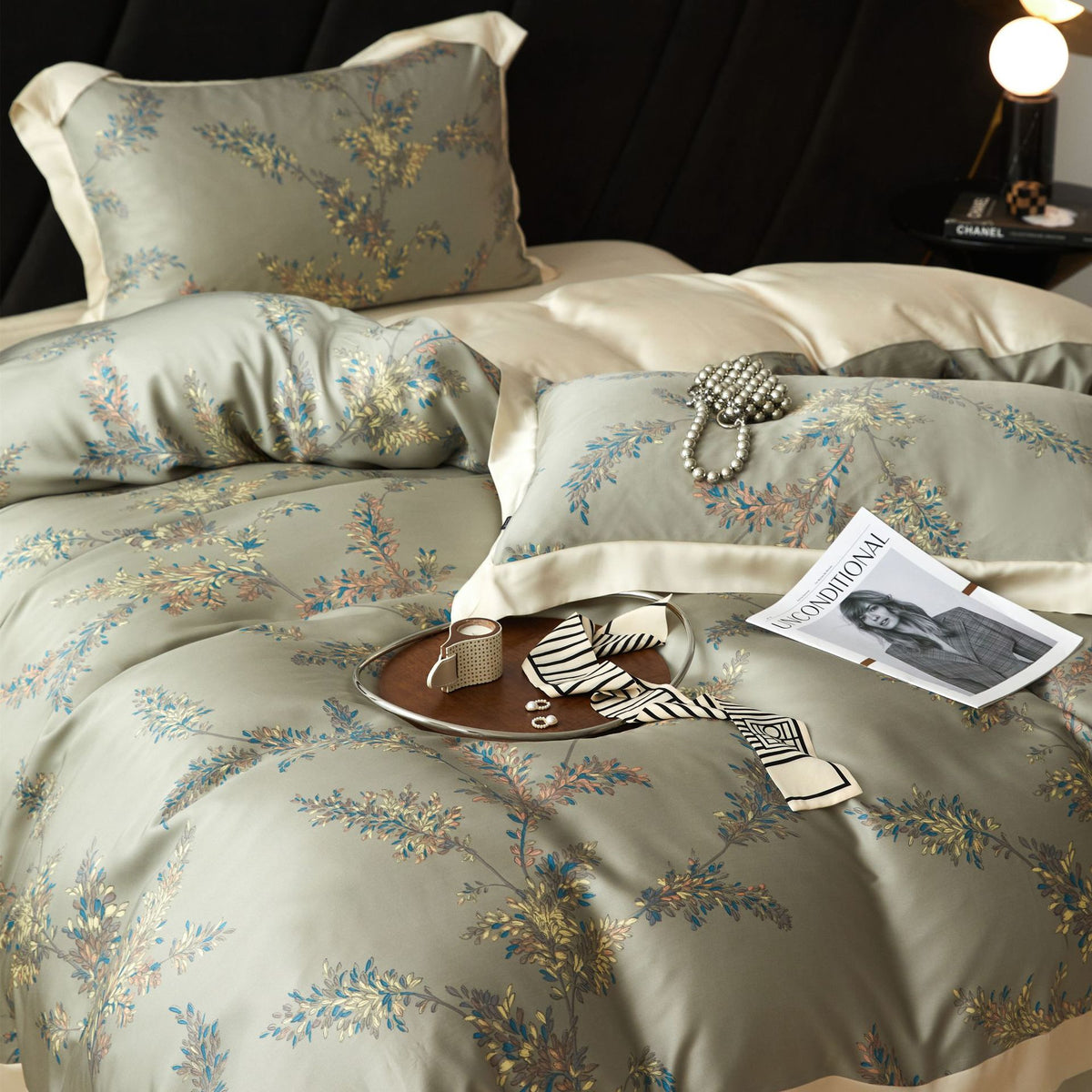 Luxuriöse Satin-Bettwäsche-Garnitur mit geometrischem Jacquardmuster und Satinbesatz Brehn