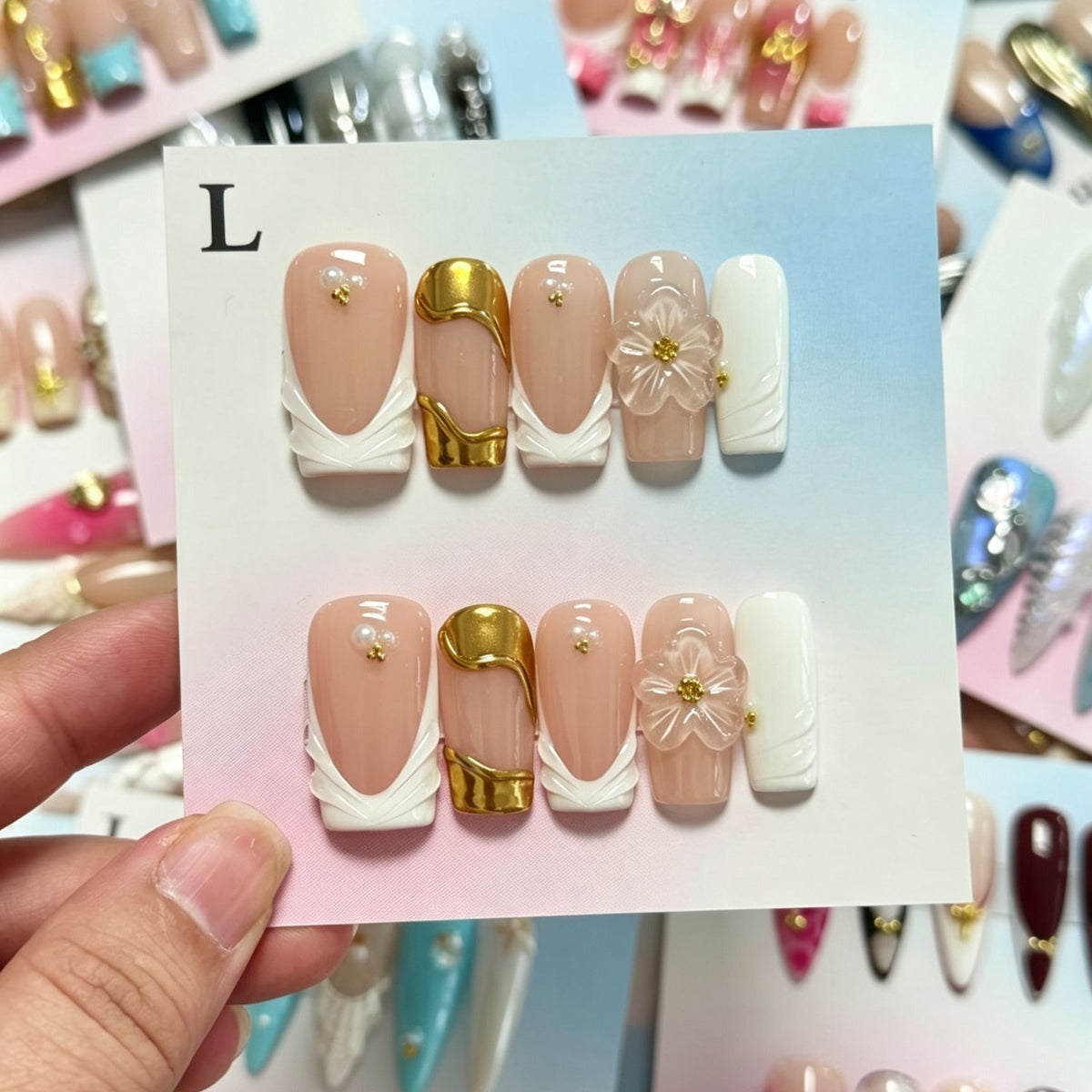 Dekoratives Handgefertigtes Press-On Nagelkunstset mit von Strand inspirierten Designs