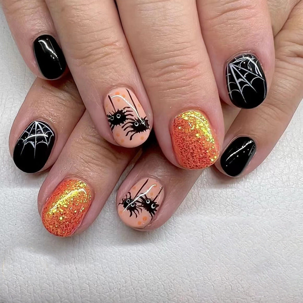 Halloween-Themen-Spinne und Netz-Nagelkunst Brehn