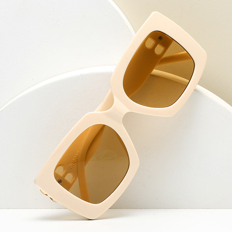 Damen oversized Sonnenbrille mit elegantem Design und luxuriösen Details Brehn