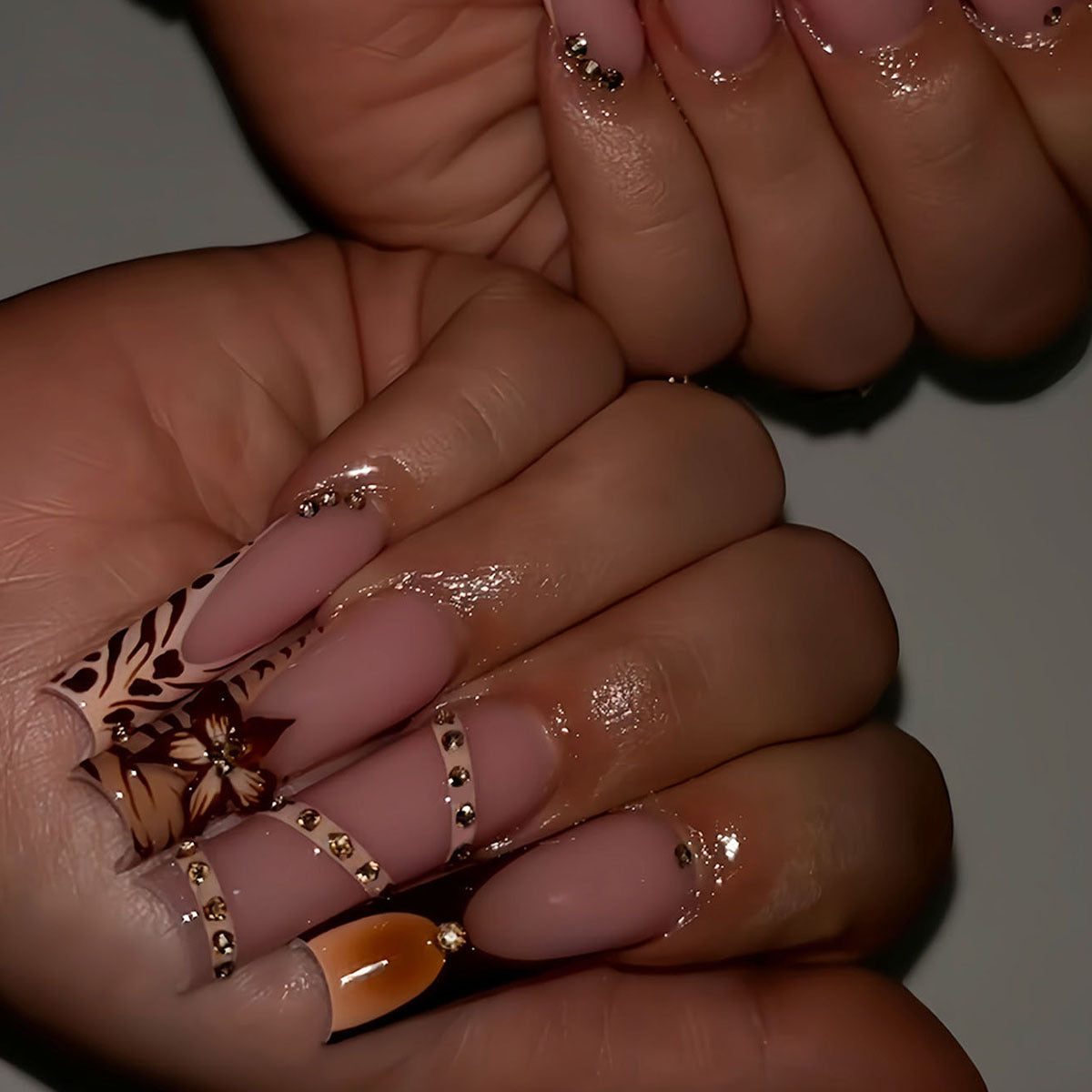 Elegantes Acryl Press-On Nagelkunst-Set Brehn