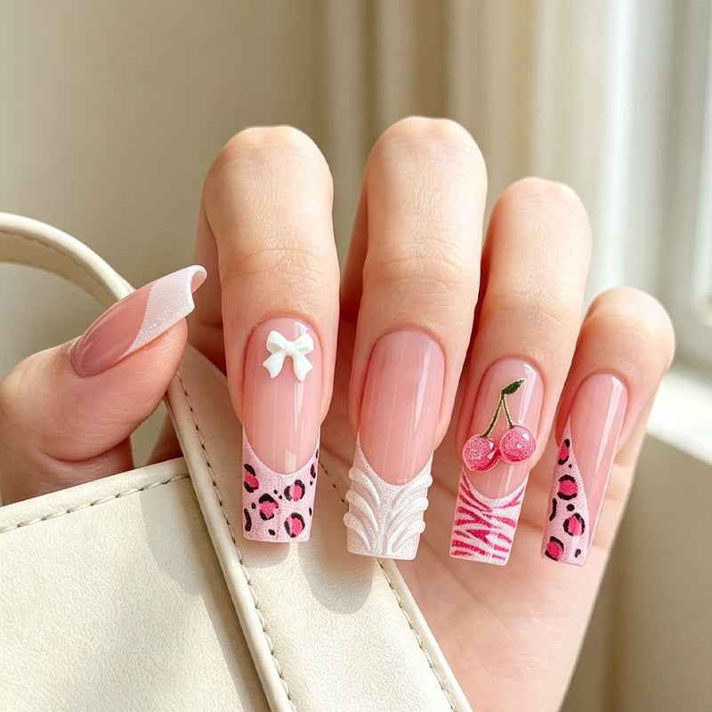 Kunstnagelset mit verspielten Motiven Brehn