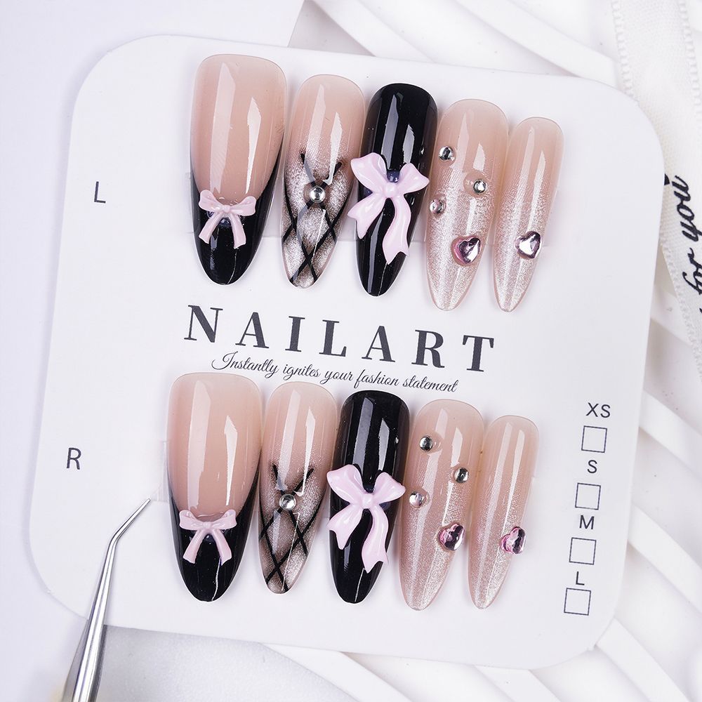 Künstlerisches Stiletto Press-On Nageldesign Brehn