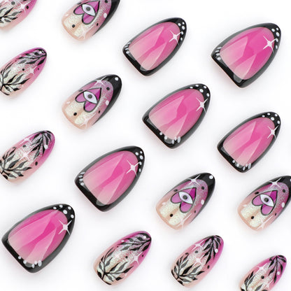 Kunstvolle Nagelkunst mit floralem Design und glamourösen Akzenten Brehn