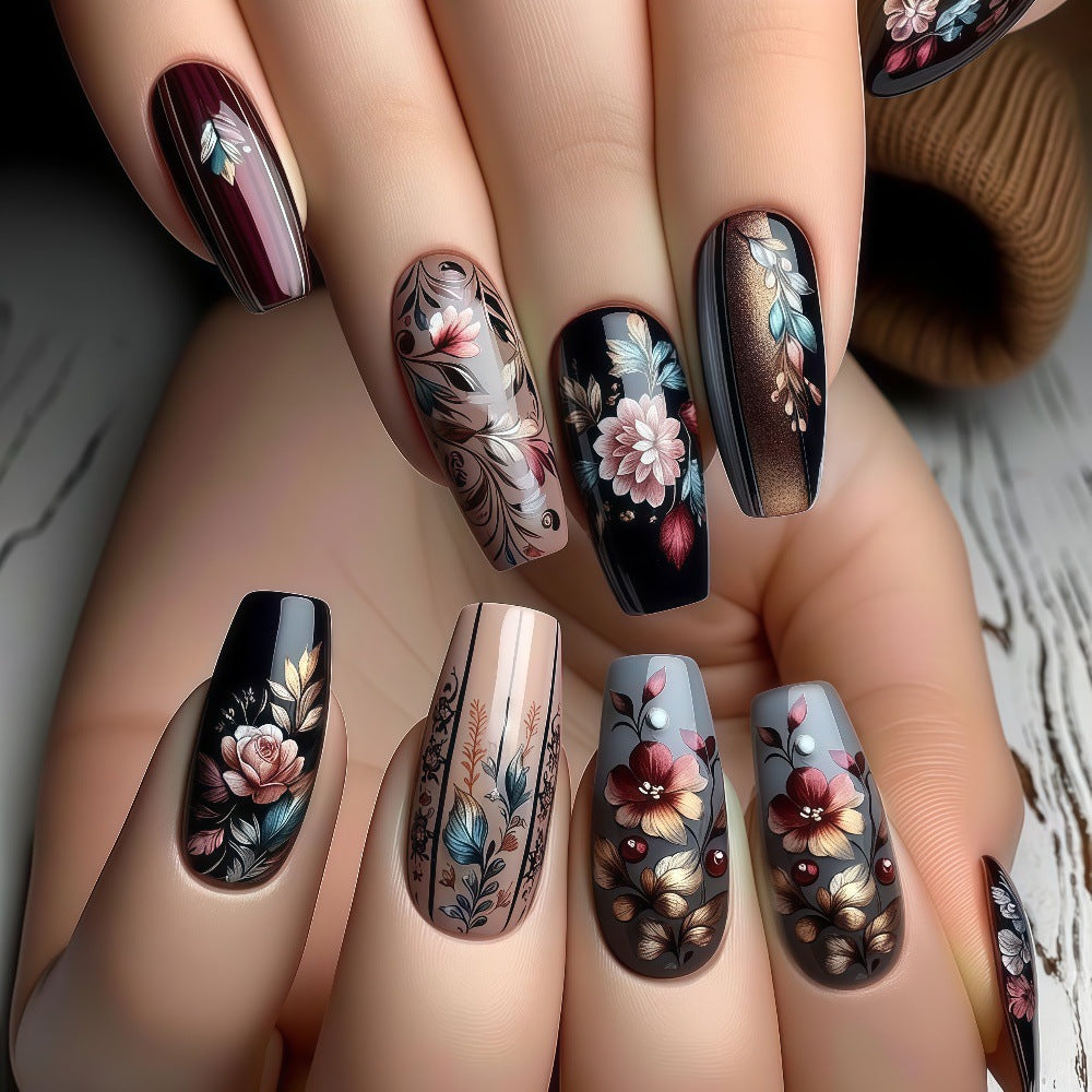 Kunstnägel mit floralem Design und luxuriösem Finish Brehn