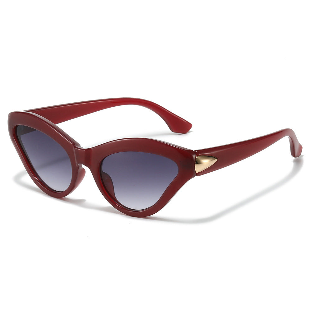Vintage Cat-Eye Sonnenbrille mit luxuriösen Details Brehn
