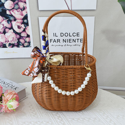 Chice Gewebte Handtasche mit Perlenakzent Brehn
