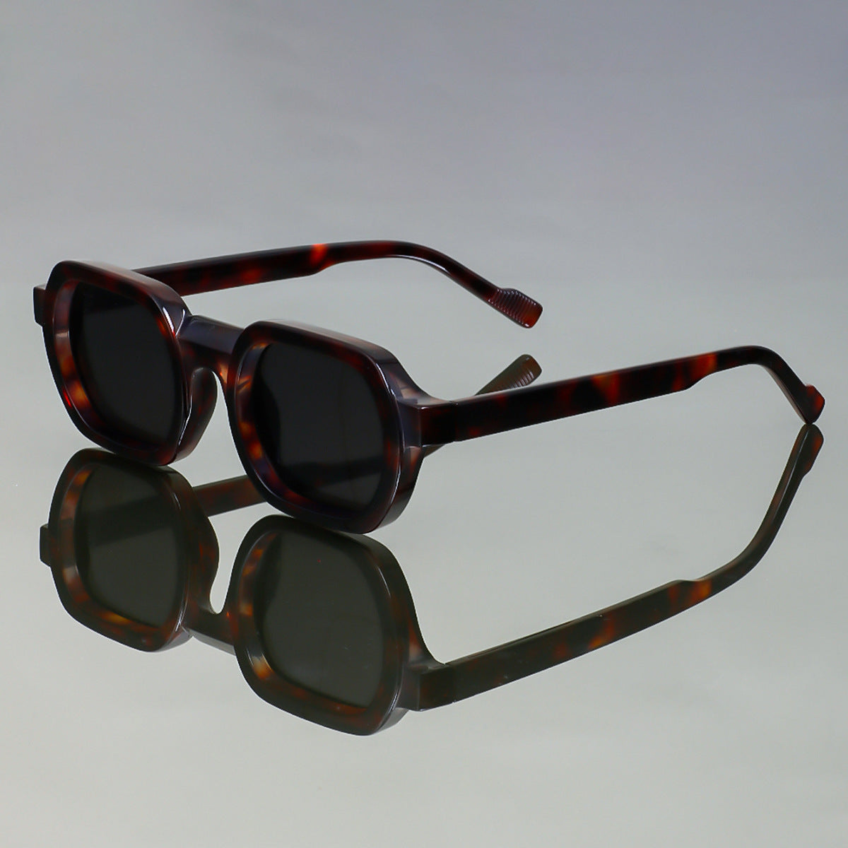 Damen modische Sonnenbrille im modernen Design mit breitem Rahmen Brehn