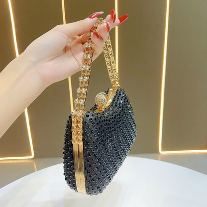 Elegante Abendtasche mit Strassverzierungen