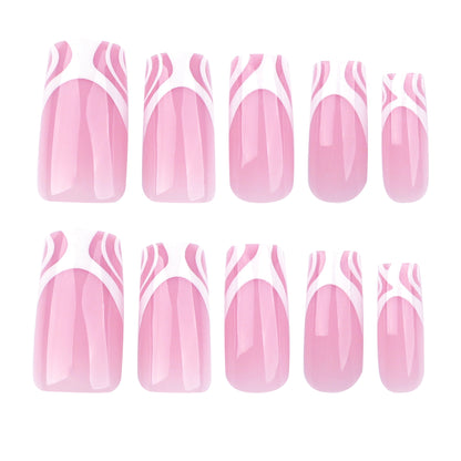Kunstvolle Nagelverlängerungen mit durchscheinendem Design und eleganten Linien Brehn