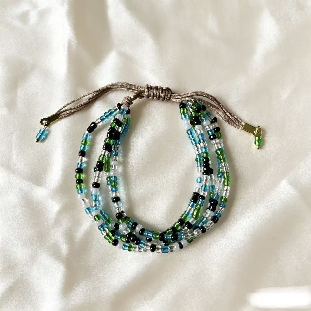 Mehrschichtige Perlenarmband Brehn