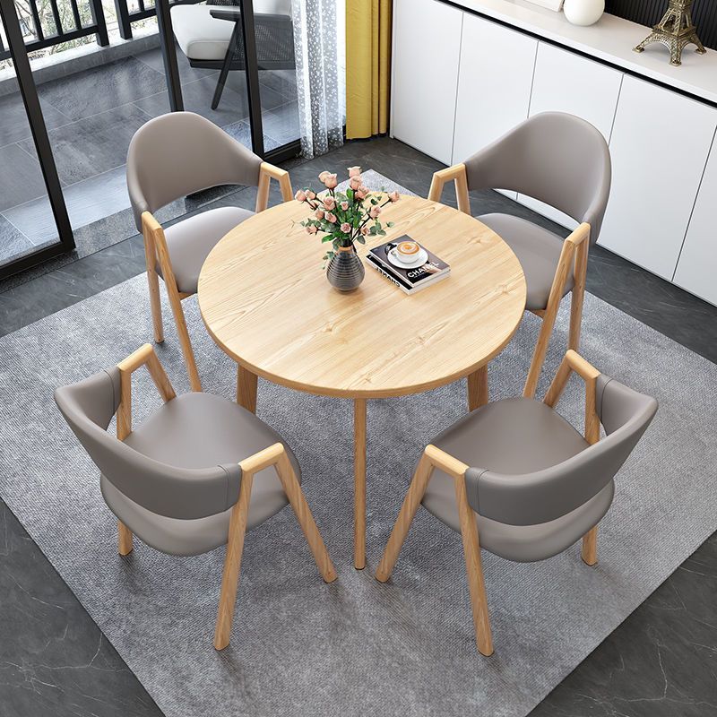 Esszimmerstuhl mit ergonomischer Polsterung und modernem Design Brehn