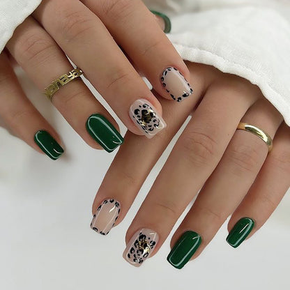 Kunstvolle Nagelkunst mit geschmackvollen Grün- und Leoparden Akzenten Brehn