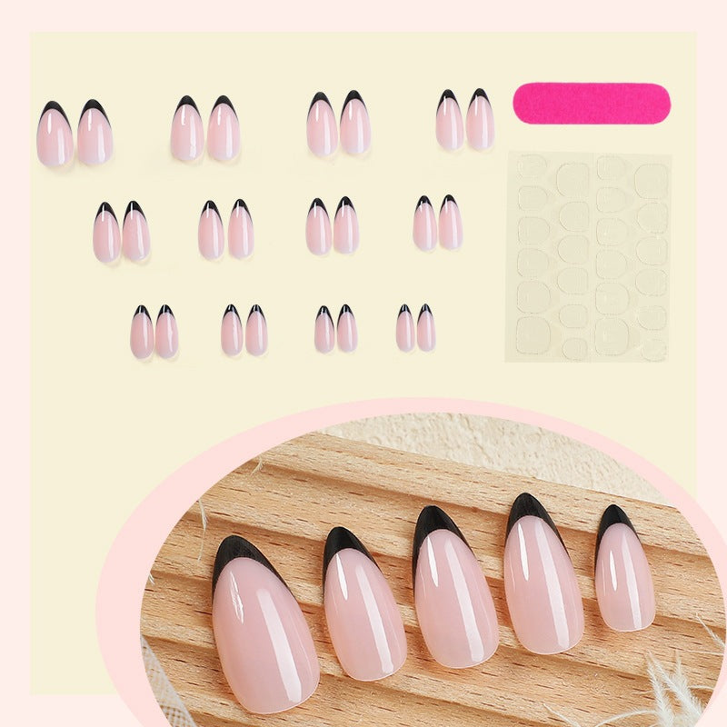 Kunstnagelset mit elegantem Schwarz-Weiß-Spitzen-Design Brehn