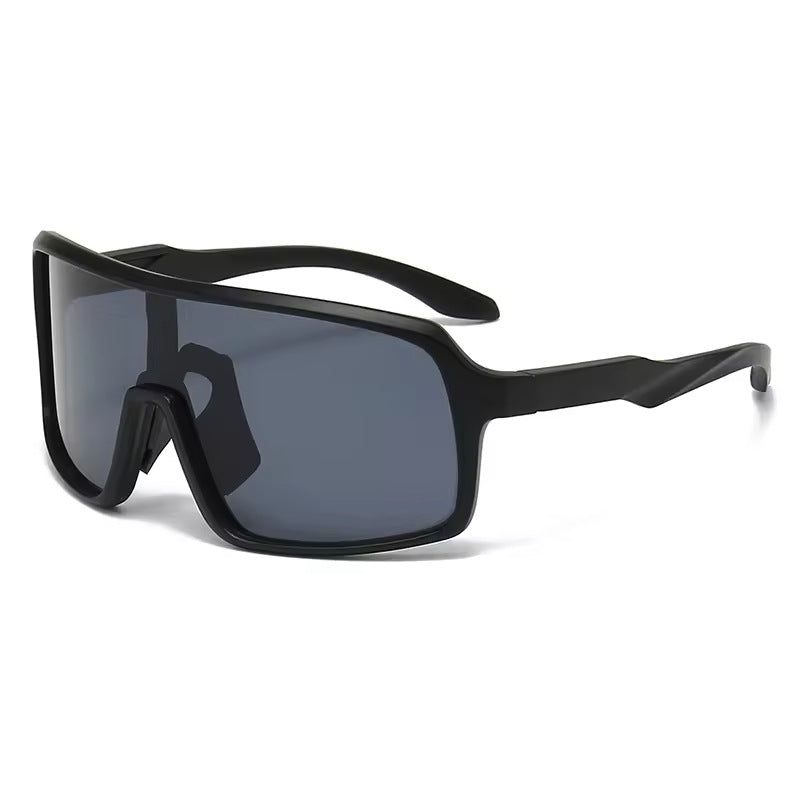 Damen modische Sonnenbrille im futuristischen Design mit großflächigen Gläsern Brehn