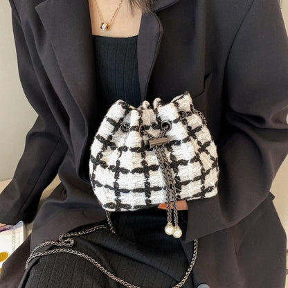 Woven Bucket Handtasche