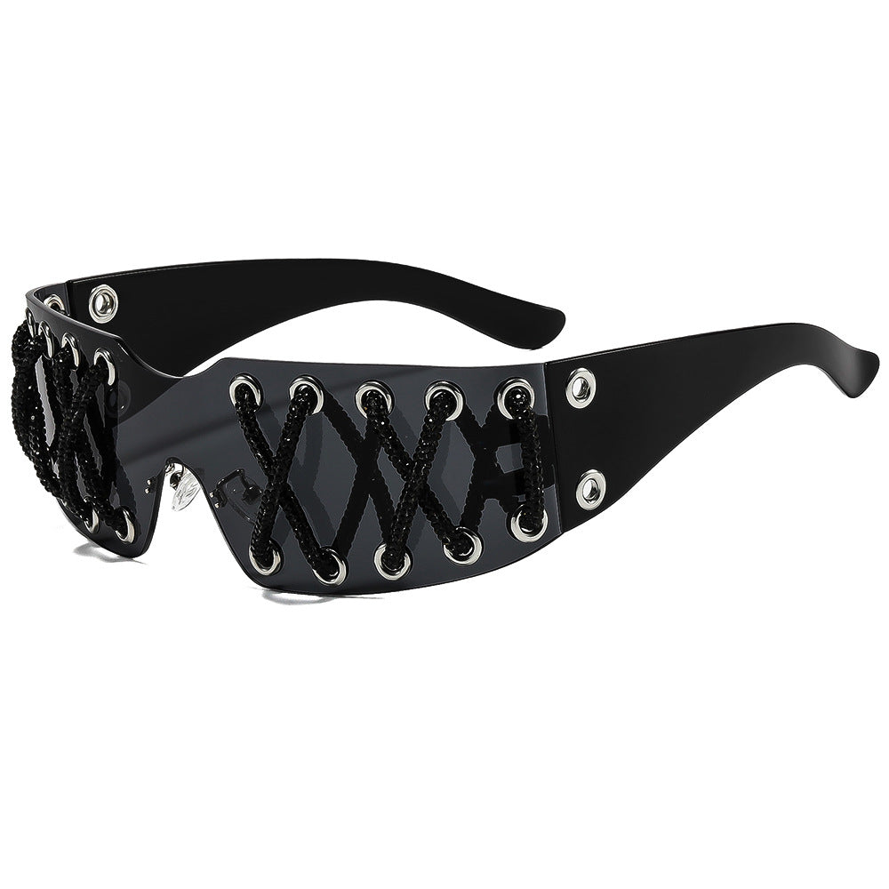 Damen futuristische Design-Sonnenbrille mit einzigartigem Dekor Brehn