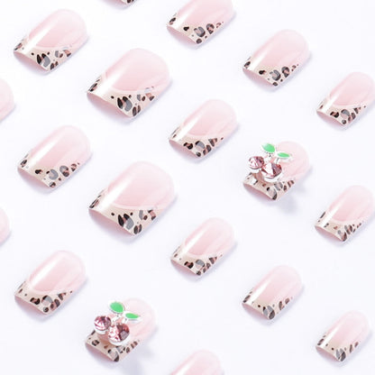 Kreative Press-On Nagelkunst