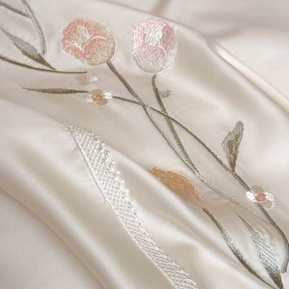 Besticktes Satin-Effect Floral Bettbezug Set mit Rüschenspiess und Kissenbezügen