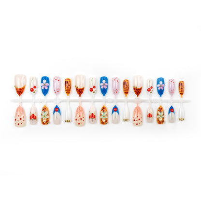 Dekorativer Press-On Nagelkunst Set mit künstlerischen Designs Brehn