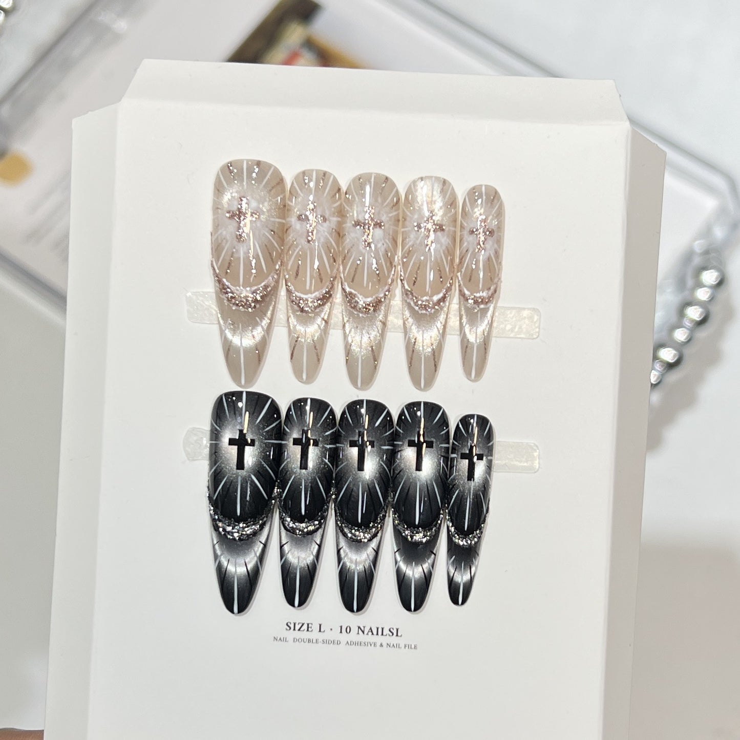 Chic Press-On Nagel Set mit elegantem Strassdesign Brehn