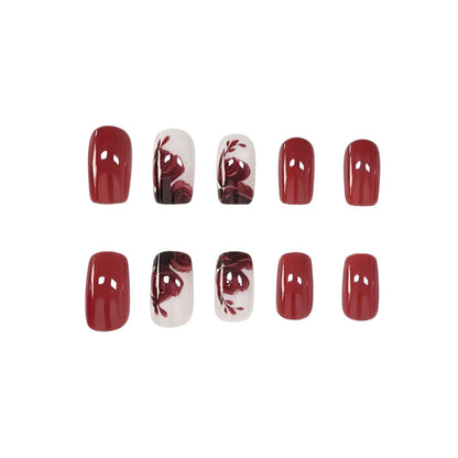 Detailliertes florales Nagelkunst-Set Brehn