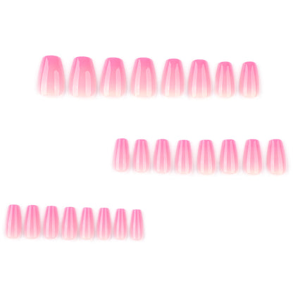 Kunstvolle Gel-Nägel mit zartem Ombre-Effekt Brehn