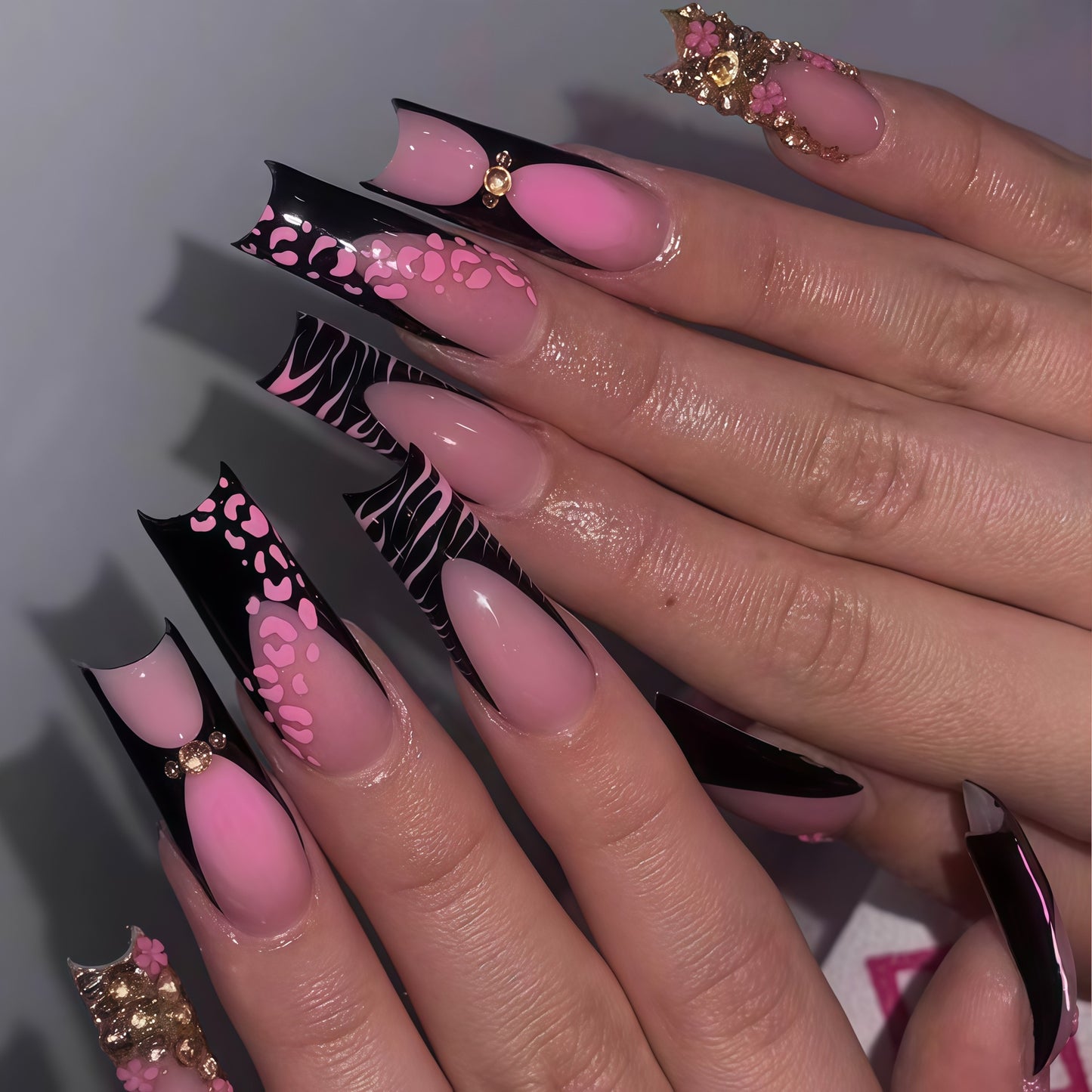 Stylische Stiletto-Nagelverlängerungen Brehn
