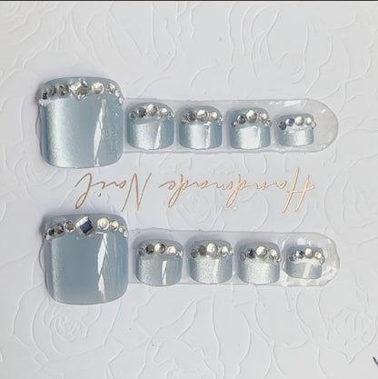 Elegante mit Strass verzierten Press-On Nails Brehn