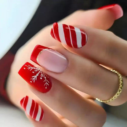 Festliche Feiertags-Nagelkunst