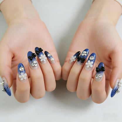 Dekorative Glam Nagelspitzen