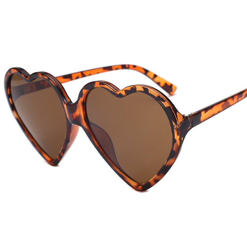 Damen Herzförmige Sonnenbrille mit stylishem Rahmen Brehn