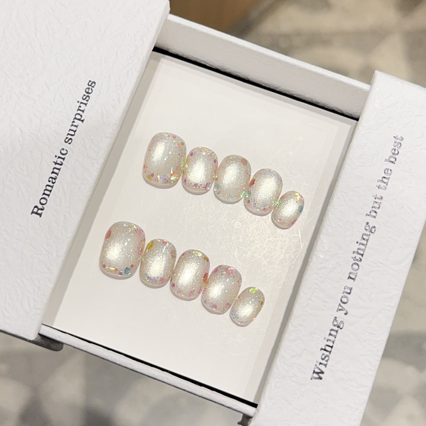 Kunstnagelset mit Romantischem Glitzereffekt Brehn