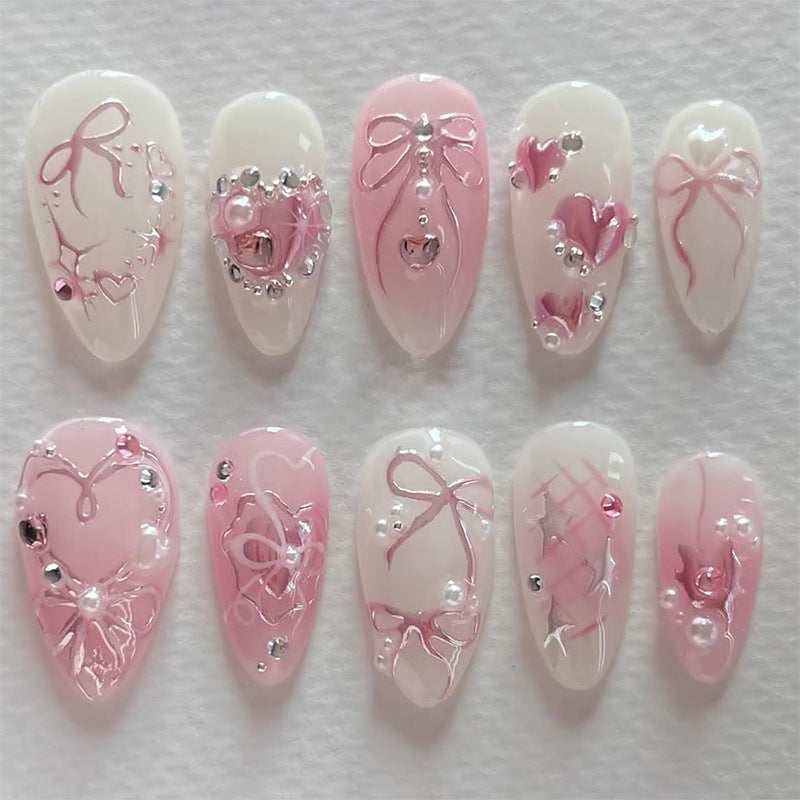 Dekoratives Press-On Nagelkunst-Set mit eleganten floralen und Edelstein-Akzenten Brehn
