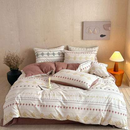 Bedwäsche-Set aus bedruckter Baumwolle mit folkloristisch inspiriertem Jacquard-Muster