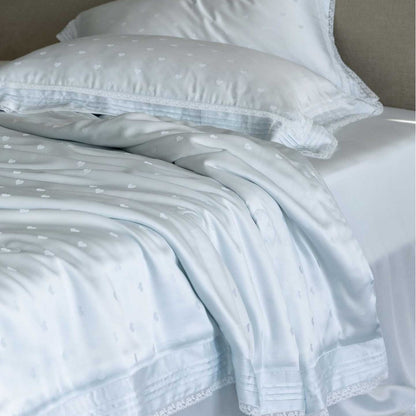 Luxuriöses Satin-Bettwäsche-Set mit Spitzenrand und Herzmotiv