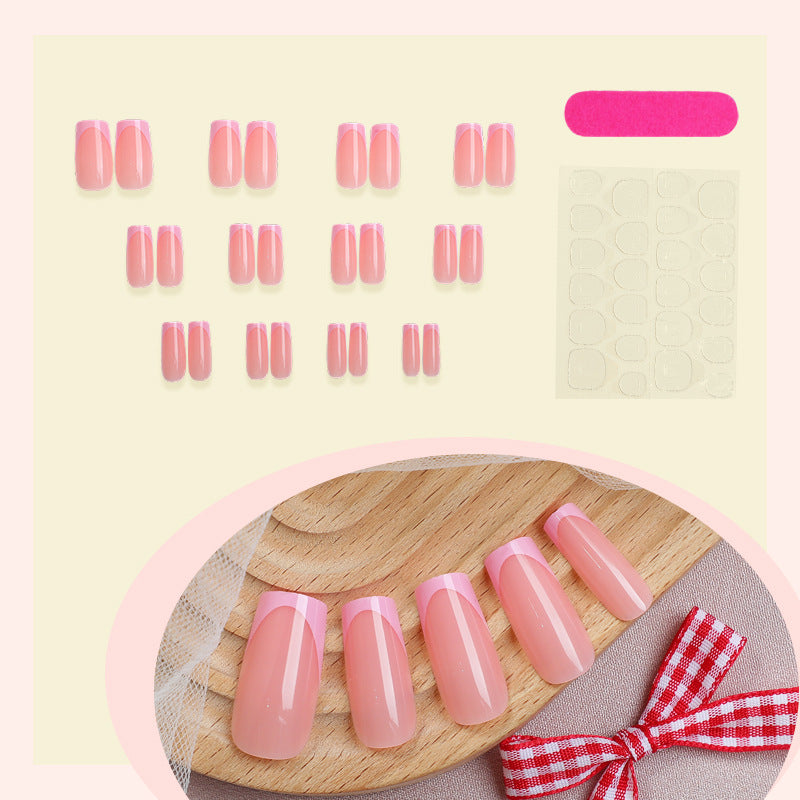 Kunstnagelset mit French Tips Brehn