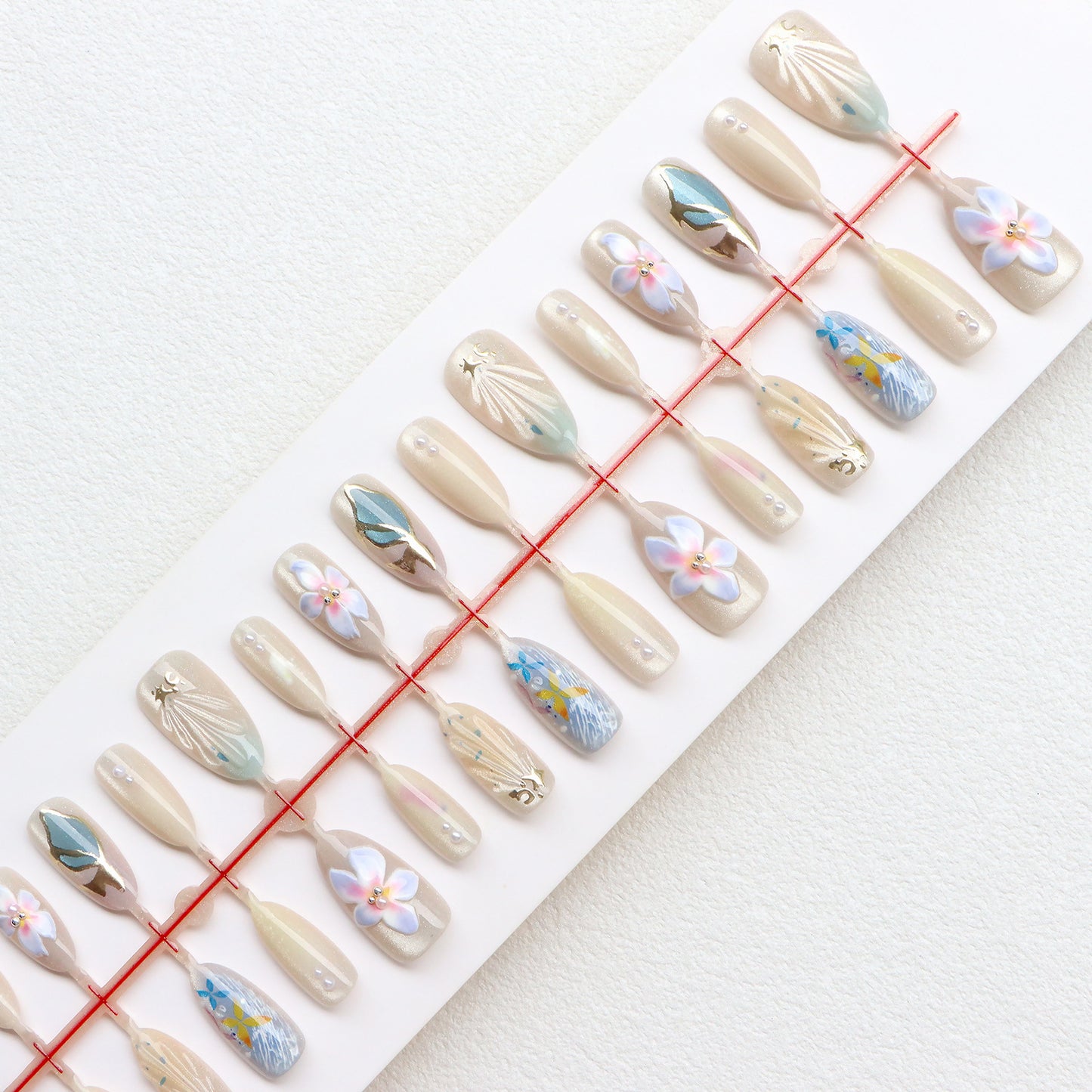 Künstlerisches Florales Nageldesign Brehn