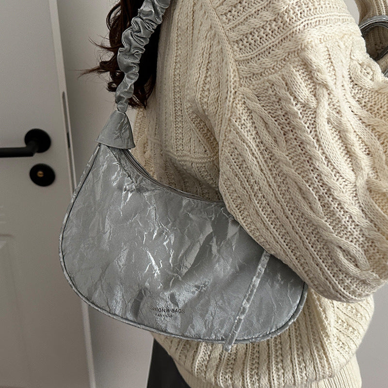 Moderne strukturierte Handtasche