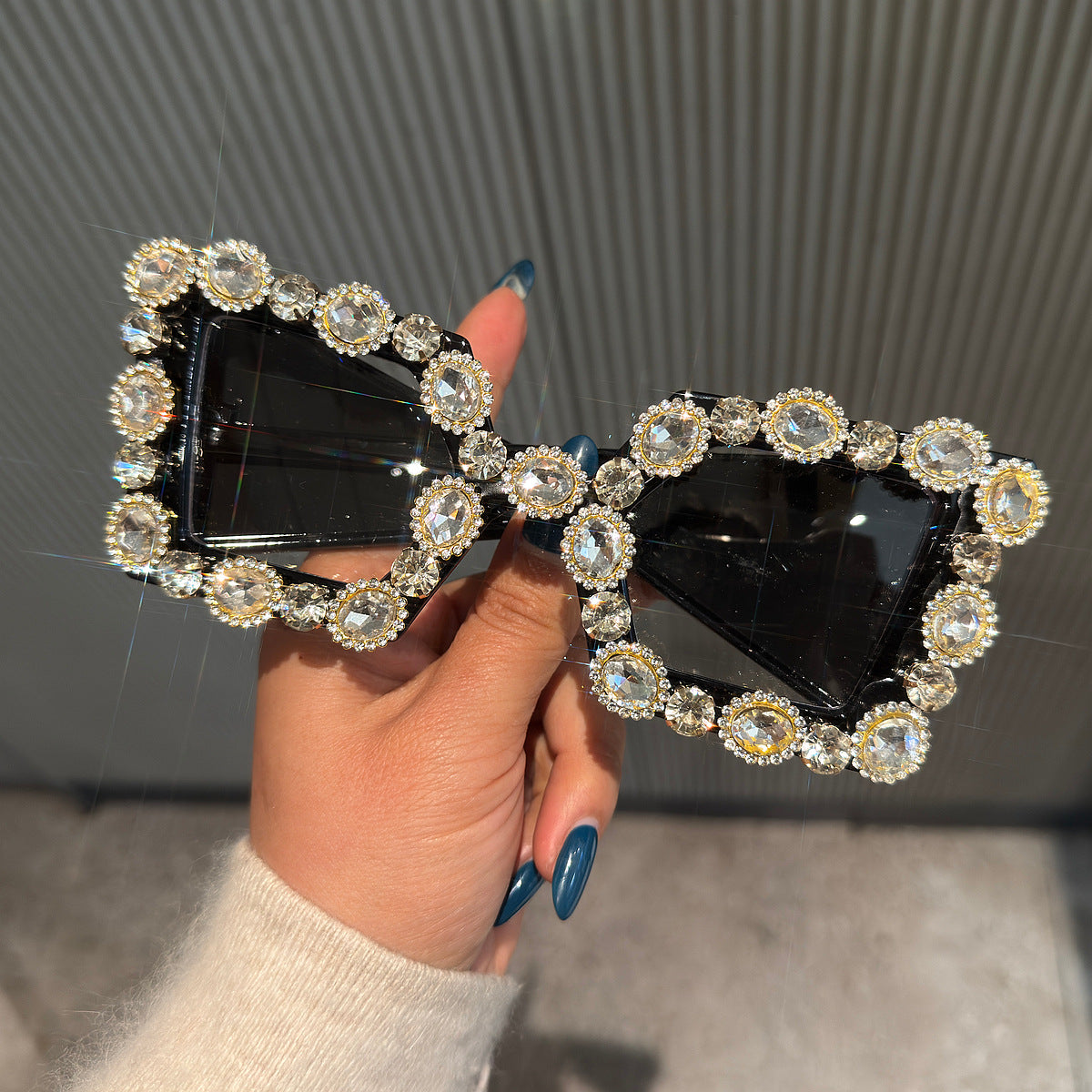 Damen Glamouröse Designer-Sonnenbrille mit strassverziertem Rahmen Brehn