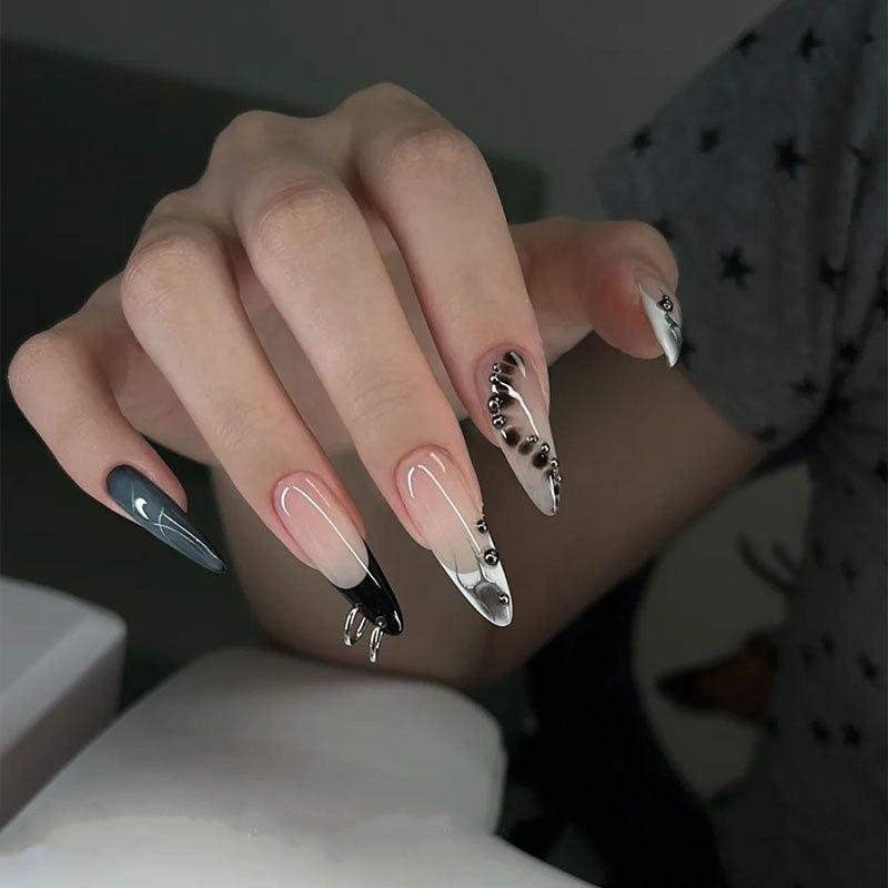 Künstlerische Übergroße Stiletto-Nagelverlängerungen