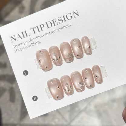 Kunstnägel mit Glamourösen Strass-Design Brehn